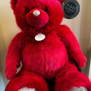 FAO SCHWARZ Plush Ruby Bear 2018 Still With Tag. 16 “ Exellence Condition.